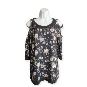 Eyeshadow Black and Floral Top sz M